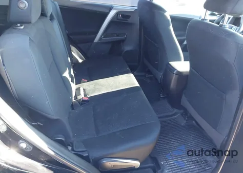 2018 Toyota Rav4 Le z USA, uszkodzony, nr VIN 2T3BFREV5JW762057